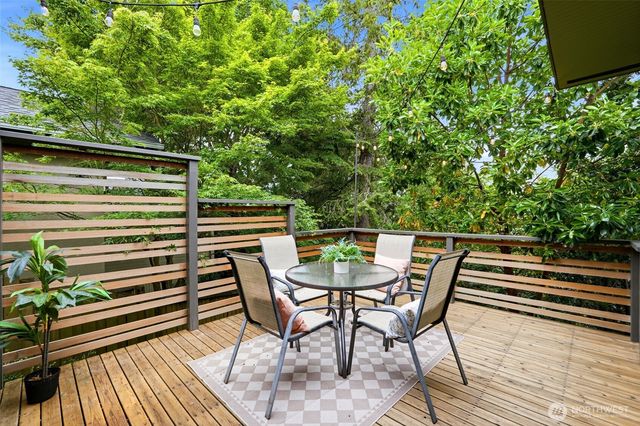 4755 39th Avenue S, Seattle, WA 98118