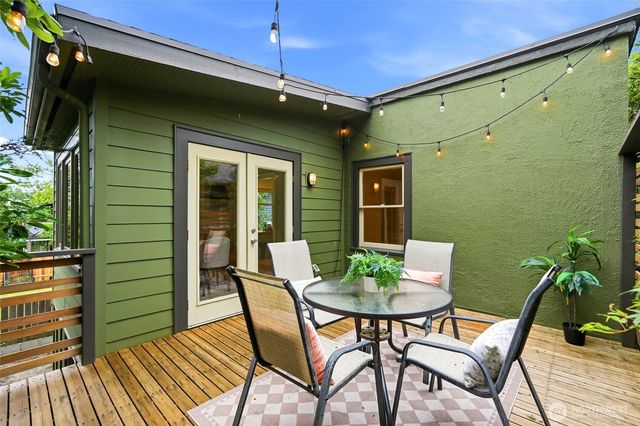 4755 39th Avenue S, Seattle, WA 98118