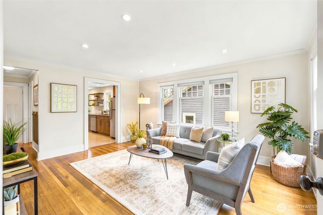 4755 39th Avenue S, Seattle, WA 98118
