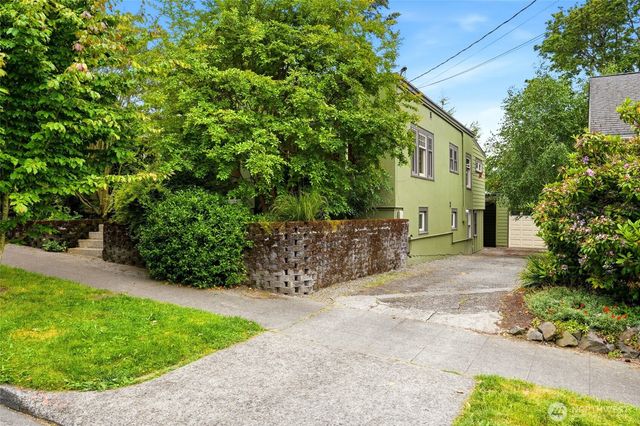 4755 39th Avenue S, Seattle, WA 98118