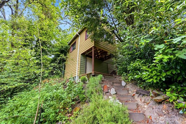 4755 39th Avenue S, Seattle, WA 98118