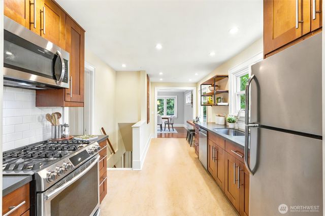 4755 39th Avenue S, Seattle, WA 98118