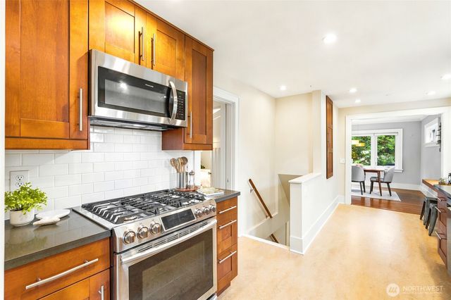 4755 39th Avenue S, Seattle, WA 98118