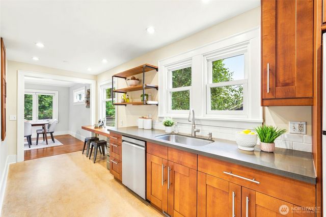 4755 39th Avenue S, Seattle, WA 98118