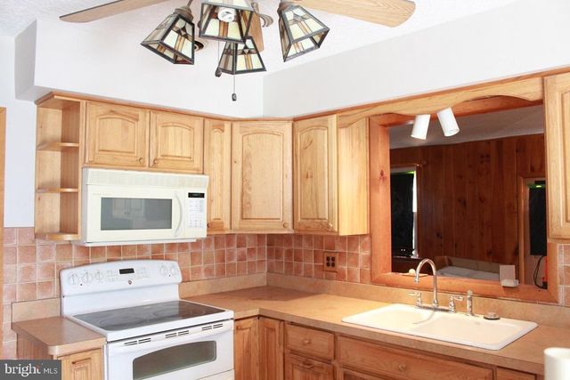 216 GEORGETOWN RD, Glassboro, NJ 08028