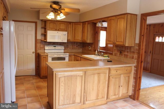 216 GEORGETOWN RD, Glassboro, NJ 08028