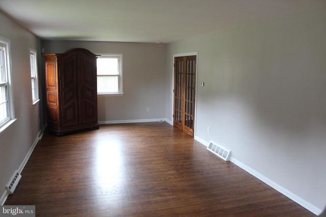 216 GEORGETOWN RD, Glassboro, NJ 08028