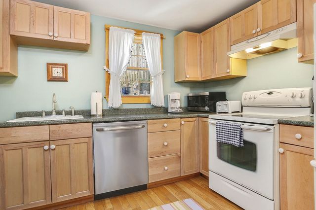 42 Main St A, Rockport, MA 01966