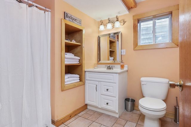 42 Main St A, Rockport, MA 01966