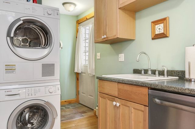 42 Main St A, Rockport, MA 01966