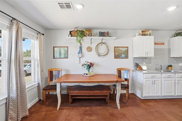 6100 N Anderson Road, Guthrie, OK 73044