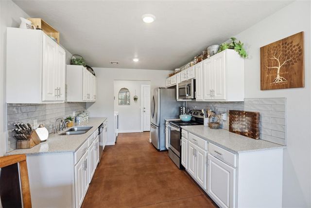 6100 N Anderson Road, Guthrie, OK 73044