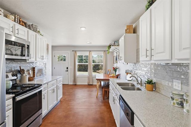 6100 N Anderson Road, Guthrie, OK 73044