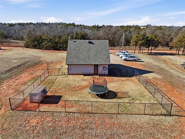 6100 N Anderson Road, Guthrie, OK 73044