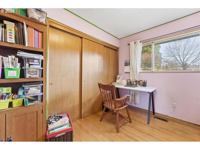 20155 Sw BOONES FERRY Rd, Tualatin, OR 97062