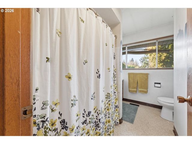 20155 Sw BOONES FERRY Rd, Tualatin, OR 97062