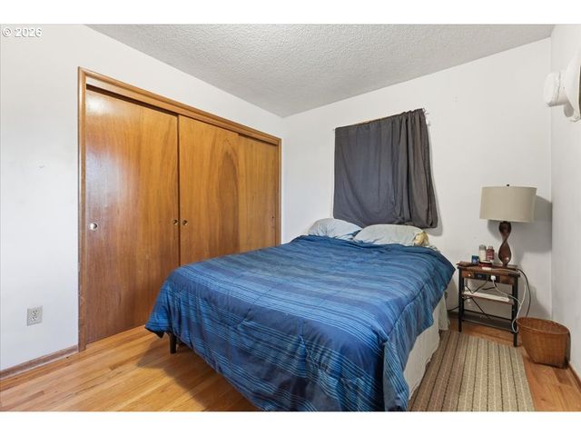 20155 Sw BOONES FERRY Rd, Tualatin, OR 97062