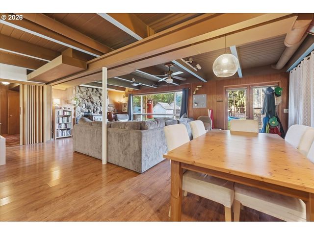 20155 Sw BOONES FERRY Rd, Tualatin, OR 97062