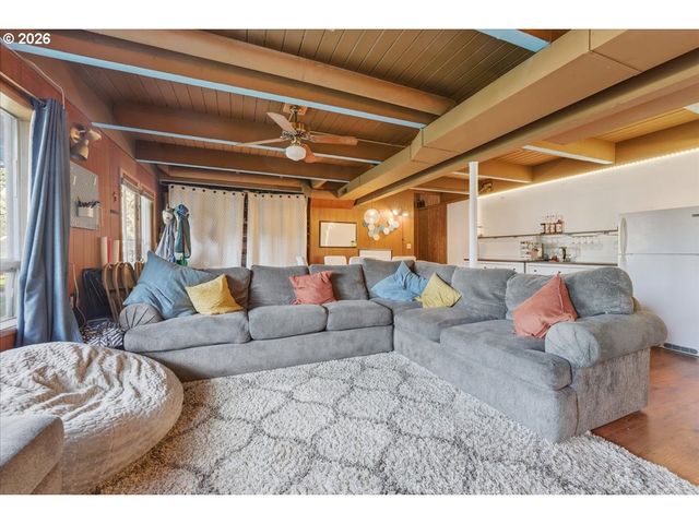 20155 Sw BOONES FERRY Rd, Tualatin, OR 97062