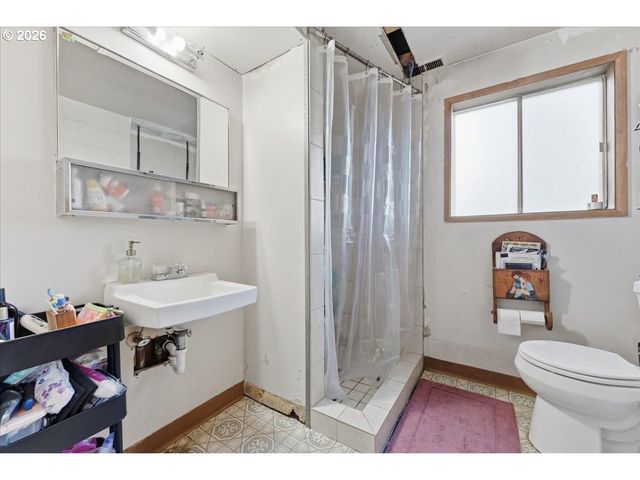 20155 Sw BOONES FERRY Rd, Tualatin, OR 97062