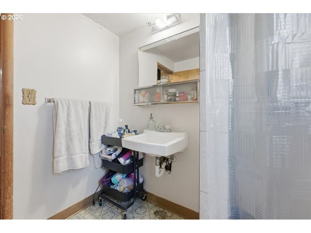 20155 Sw BOONES FERRY Rd, Tualatin, OR 97062