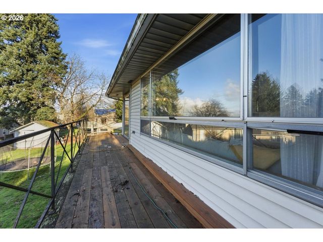 20155 Sw BOONES FERRY Rd, Tualatin, OR 97062