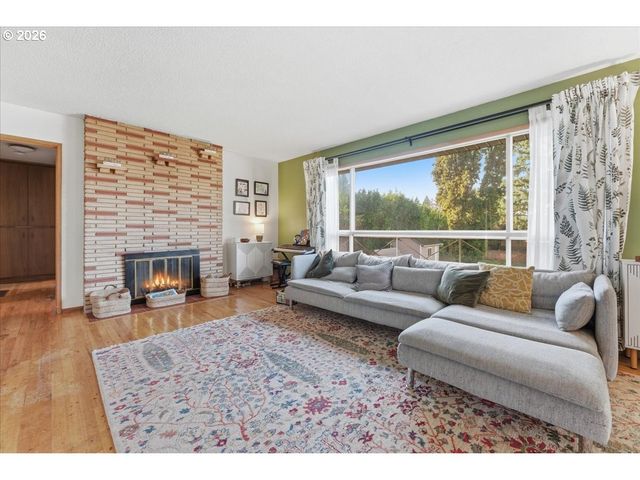 20155 Sw BOONES FERRY Rd, Tualatin, OR 97062