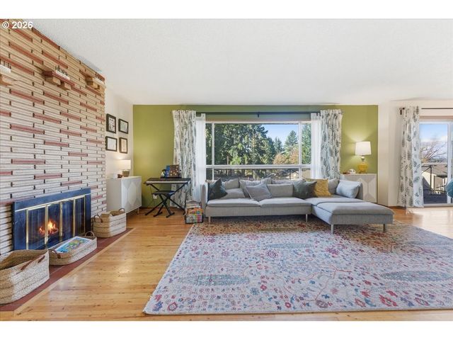 20155 Sw BOONES FERRY Rd, Tualatin, OR 97062