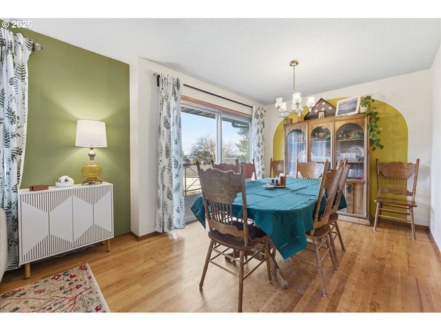 20155 Sw BOONES FERRY Rd, Tualatin, OR 97062