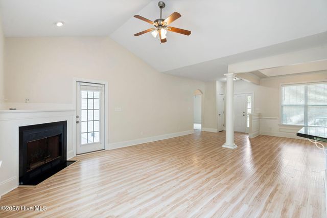 106 Cinema Court, Hampstead, NC 28443