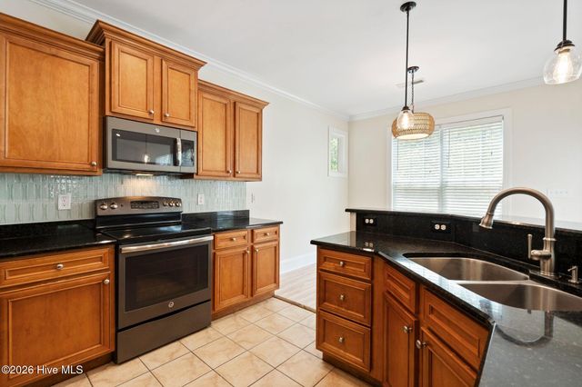 106 Cinema Court, Hampstead, NC 28443