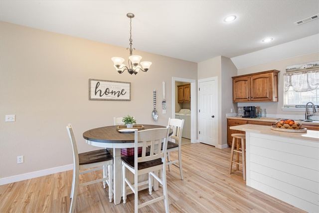 725 W Deer Lodge Court, Siloam Springs, AR 72761