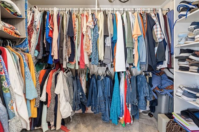 725 W Deer Lodge Court, Siloam Springs, AR 72761