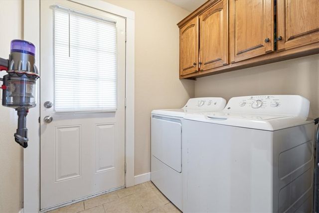 725 W Deer Lodge Court, Siloam Springs, AR 72761