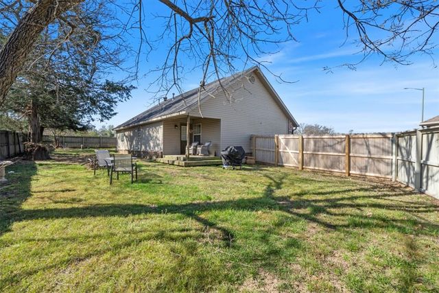 725 W Deer Lodge Court, Siloam Springs, AR 72761