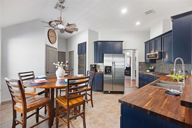 1319 Pine Trl, Tomball, TX 77375
