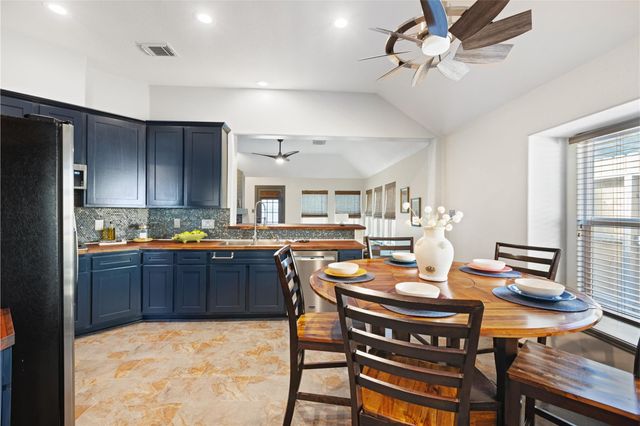 1319 Pine Trl, Tomball, TX 77375