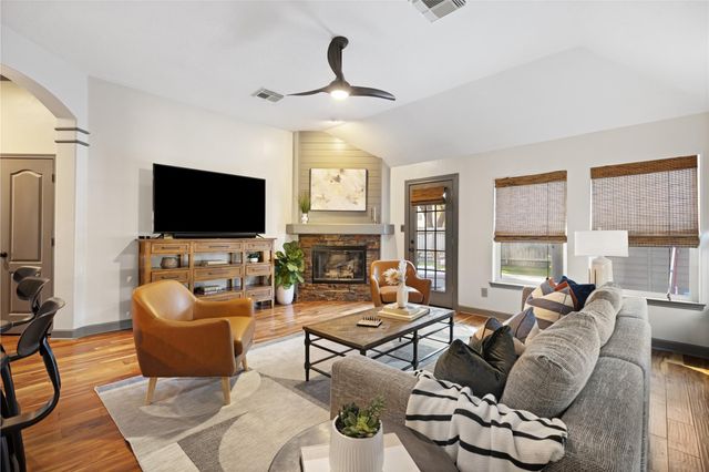 1319 Pine Trl, Tomball, TX 77375