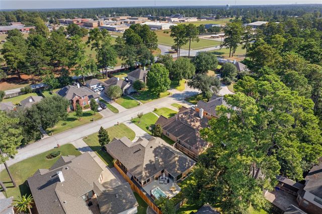 1319 Pine Trl, Tomball, TX 77375