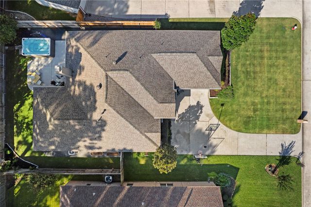 1319 Pine Trl, Tomball, TX 77375