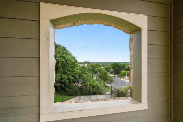 6810 Deatonhill DR 1200, Austin, TX 78745