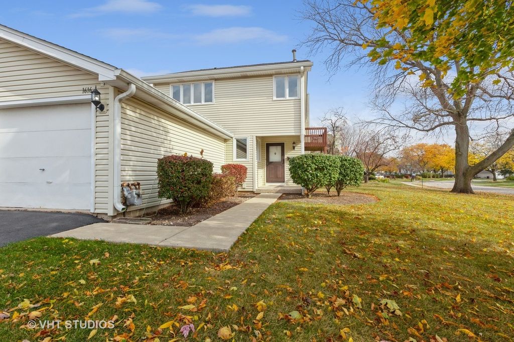 1616 Prestwick Drive, Naperville, IL 60563