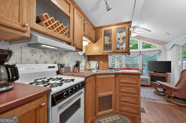 107 Riverside Place, Cleveland, GA 30528