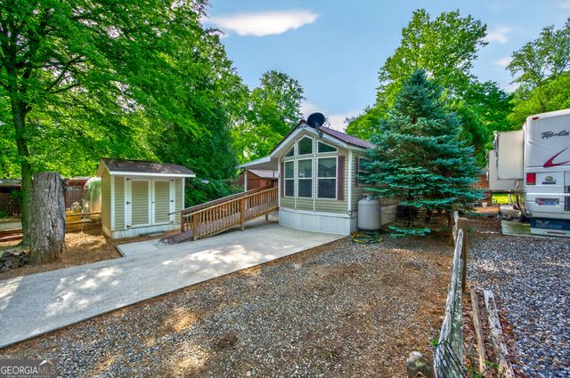107 Riverside Place, Cleveland, GA 30528
