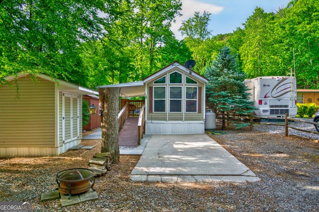 107 Riverside Place, Cleveland, GA 30528