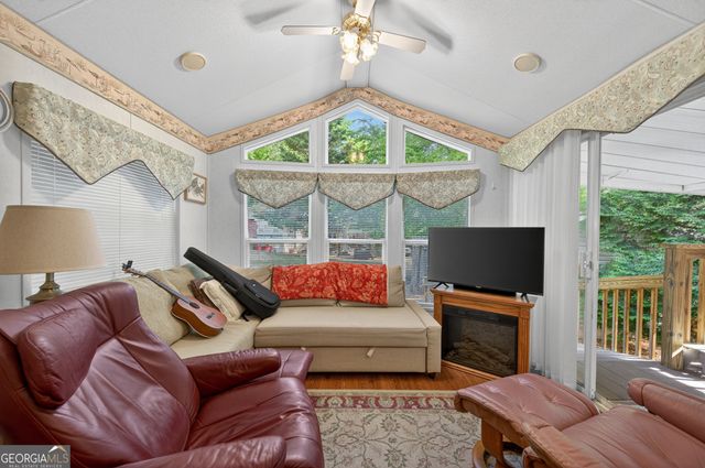 107 Riverside Place, Cleveland, GA 30528