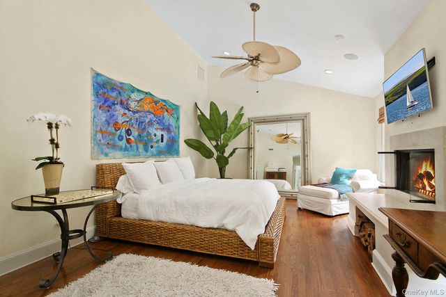 10 Bay View Road N, Southampton, NY 11968