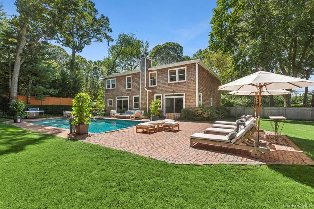 10 Bay View Road N, Southampton, NY 11968