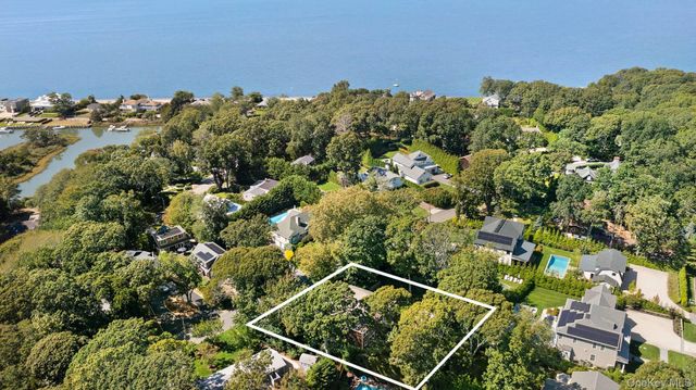 10 Bay View Road N, Southampton, NY 11968