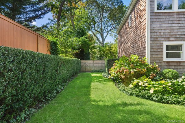 10 Bay View Road N, Southampton, NY 11968